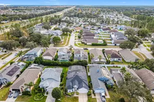 349 Oxford Dr, Davenport, FL 33897 - Photo 2