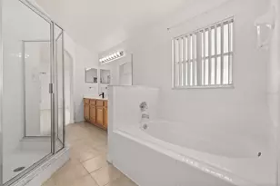 129 Sir Phillips Dr, Davenport, FL 33837 - Photo 20