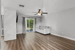 109 Wild Elm Ct, Sanford, FL 32773 - Photo 4