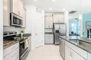 2285 Palm Tree Dr, Kissimmee, FL 34759 - Photo 8