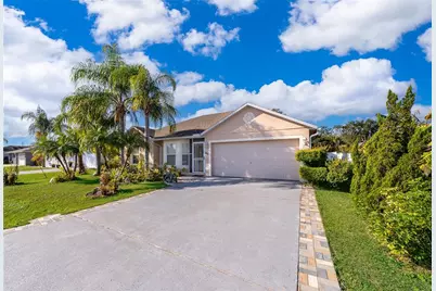 611 Baldwin Drive, Kissimmee, FL 34758 - Photo 2