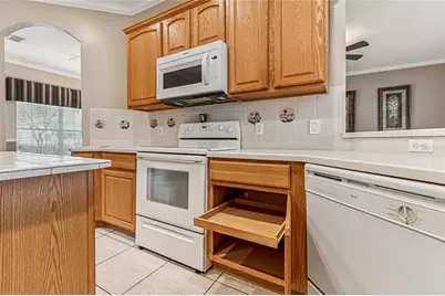 308 Beacon Avenue, Kissimmee, FL 34759 - Photo 10