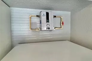 403 Terry St, Wildwood, FL 34785 - Photo 10