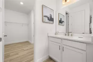 995 Fiesta Key Cir, Lady Lake, FL 32159 - Photo 24