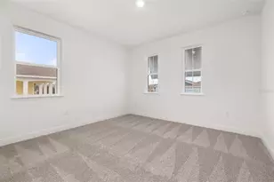 995 Fiesta Key Cir, Lady Lake, FL 32159 - Photo 18