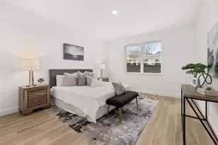 995 Fiesta Key Cir, Lady Lake, FL 32159 - Photo 12