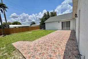 2342 Queenswood Cir, Kissimmee, FL 34743 - Photo 20