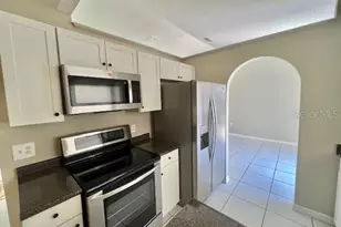 2342 Queenswood Cir, Kissimmee, FL 34743 - Photo 8