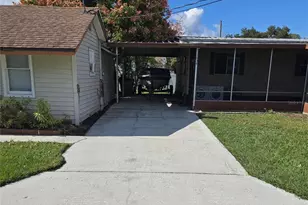 1634 Dolphin Dr, Saint Cloud, FL 34771 - Photo 4