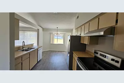 7848 Kensingham Court, Orlando, FL 32835 - Photo 4