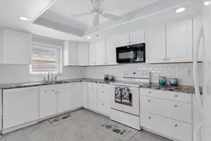 1810 Atrium Dr, Sun City Center, FL 33573 - Photo 14