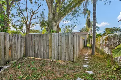 4017 Watson Road, Tampa, FL 33610 - Photo 8