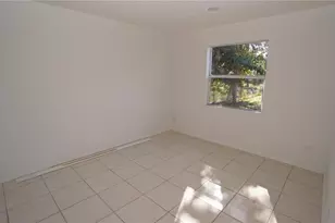 842 Angela Ln, Kissimmee, FL 34741 - Photo 8