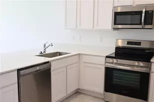 2452 Skyline Loop, Kissimmee, FL 34758 - Photo 4