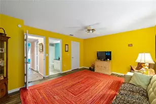 3910 77th Pl E, Sarasota, FL 34243 - Photo 34