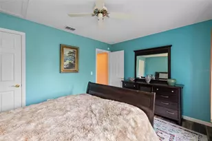 3910 77th Pl E, Sarasota, FL 34243 - Photo 30