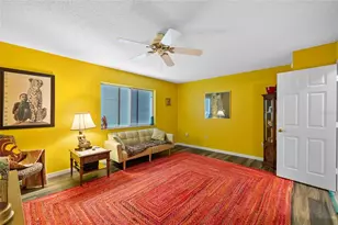 3910 77th Pl E, Sarasota, FL 34243 - Photo 36