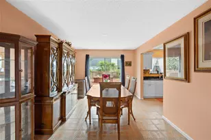 3910 77th Pl E, Sarasota, FL 34243 - Photo 12