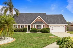 3910 77th Pl E, Sarasota, FL 34243 - Photo 1