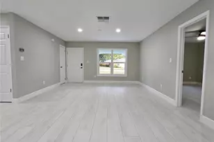 113 E Pearl St, Minneola, FL 34715 - Photo 10