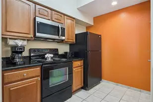 8101 Resort Village Dr, Orlando, FL 32821 - Photo 10