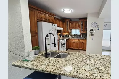 8901 S Hollybrook Blvd #304, Pembroke Pines, FL 33025 - Photo 4