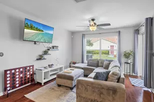 2867 Club Cortile Cir, Kissimmee, FL 34746 - Photo 4