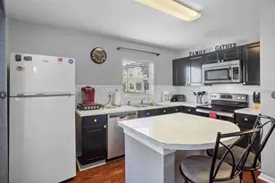 2867 Club Cortile Cir, Kissimmee, FL 34746 - Photo 6