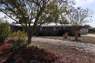 940 Oleander Dr SE, Winter Haven, FL 33880 - Photo 2