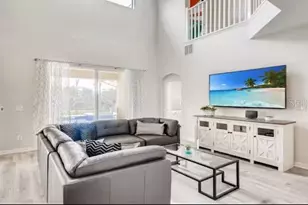 8527 La Isla Dr, Kissimmee, FL 34747 - Photo 4