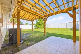 5681 Tulip Ave, Orlando, FL 32839 - Photo 18