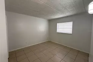 731 Michigan Ct, Saint Cloud, FL 34769 - Photo 8