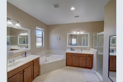 2717 Eagle Cliff Drive, Kissimmee, FL 34746 - Photo 18