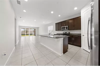 689 Meadow Pointe Dr, Haines City, FL 33844 - Photo 2