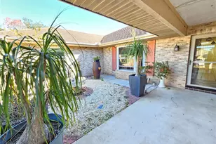 2088 S Parkton Dr, Deltona, FL 32725 - Photo 2