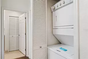 8125 Resort Village Dr, Orlando, FL 32821 - Photo 22