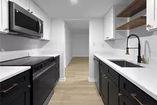 805 Sky Lake Cir, Orlando, FL 32809 - Photo 4