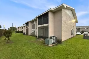 805 Sky Lake Cir, Orlando, FL 32809 - Photo 12