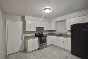 1704 Birchwood Cir, Leesburg, FL 34748 - Photo 2