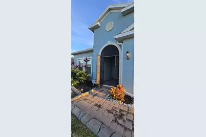 2754 Creekmore Court, Kissimmee, FL 34746 - Photo 2