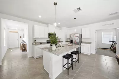 7104 Cattle Egret Drive, Saint Cloud, FL 34773 - Photo 2