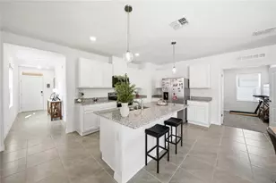 7104 Cattle Egret Dr, Saint Cloud, FL 34773 - Photo 2
