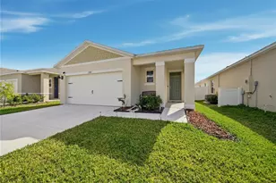 7104 Cattle Egret Dr, Saint Cloud, FL 34773 - Photo 2