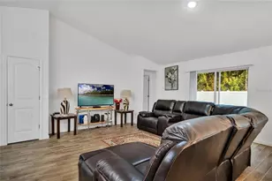 607 Bear Ct, Kissimmee, FL 34759 - Photo 2