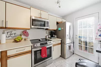 38 Silver Swan Court, Kissimmee, FL 34743 - Photo 4