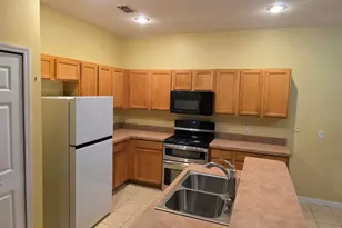 2711 Star Grass Cir, Kissimmee, FL 34746 - Photo 4