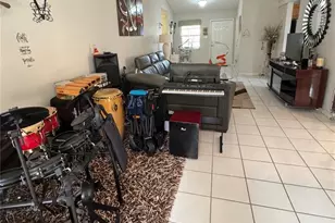 3261 Anthony Cir N, West Palm Beach, FL 33417 - Photo 6