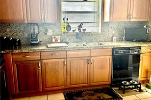 3261 Anthony Cir N, West Palm Beach, FL 33417 - Photo 8