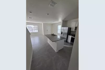 384 Preston Cove Drive, Saint Cloud, FL 34771 - Photo 4