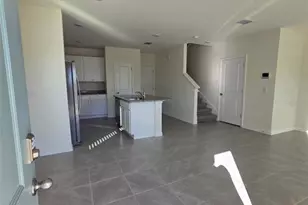 384 Preston Cv Dr, Saint Cloud, FL 34771 - Photo 2